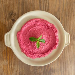Hummus casero de remolacha